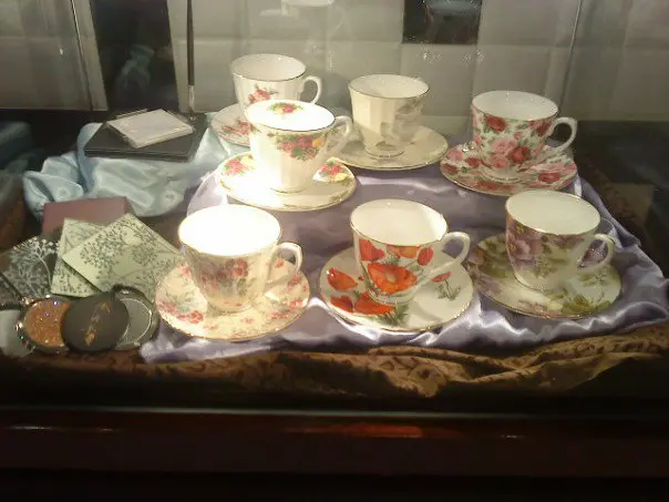 別緻的英式骨瓷茶具是吸引我的原因之一