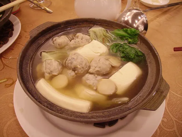 食物:生菜豆腐鯪魚球煲(正)