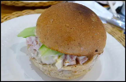 吞拿魚火腿全麥包