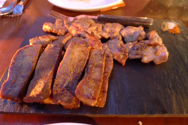 羊肉串 + 牛舌串