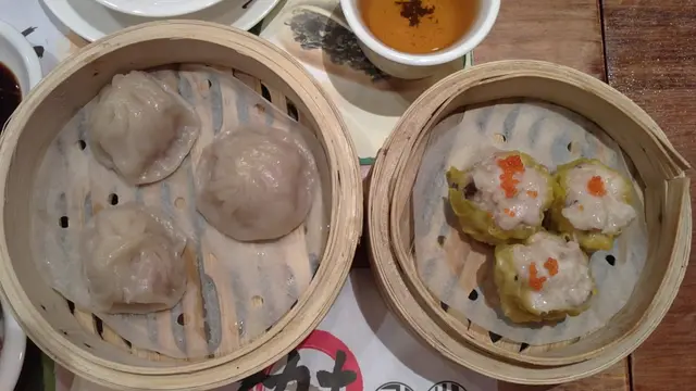 灌湯小籠飽 & 蟹子香菇燒賣皇