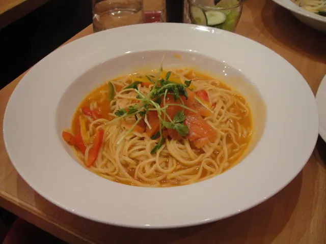 三文魚龍蝦汁扁意粉