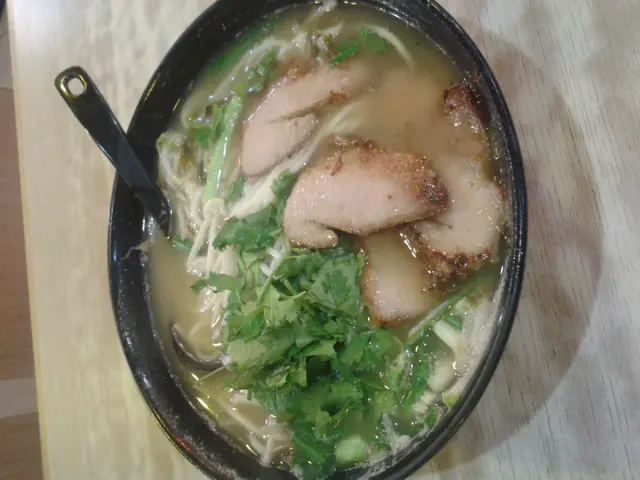 豬頸肉小鍋米綫