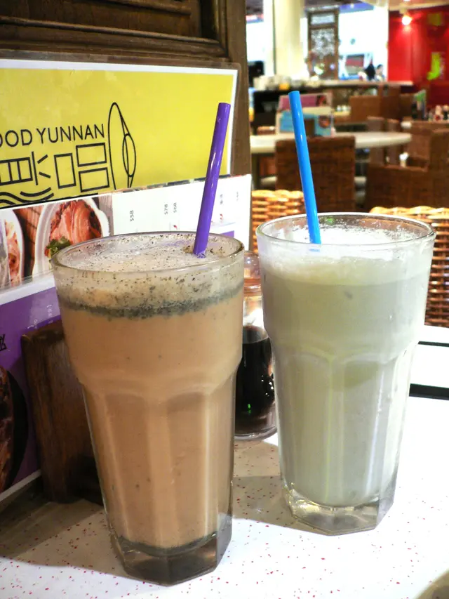 芝麻奶茶和抹香綠茶