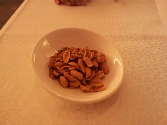 餐前收費小食花椒花生$20,麻香可口!