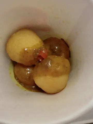 至尊魚蛋 ( 配 香辣咖哩汁 ) 