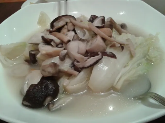 高湯什菌娃娃菜