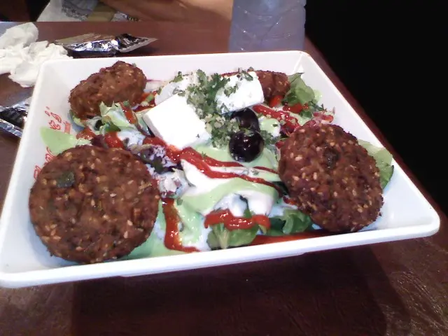 希臘沙律配falafels$62