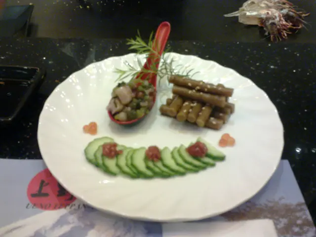 老闆送給我們的小食 , 幾開胃