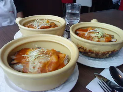 我們3人的鮮茄豬扒蘋果墨魚汁飯 