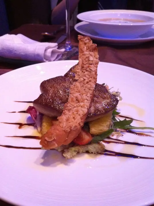 香煎法國鵝肝伴時令果