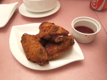 惹味又脆卜卜的雞中翼