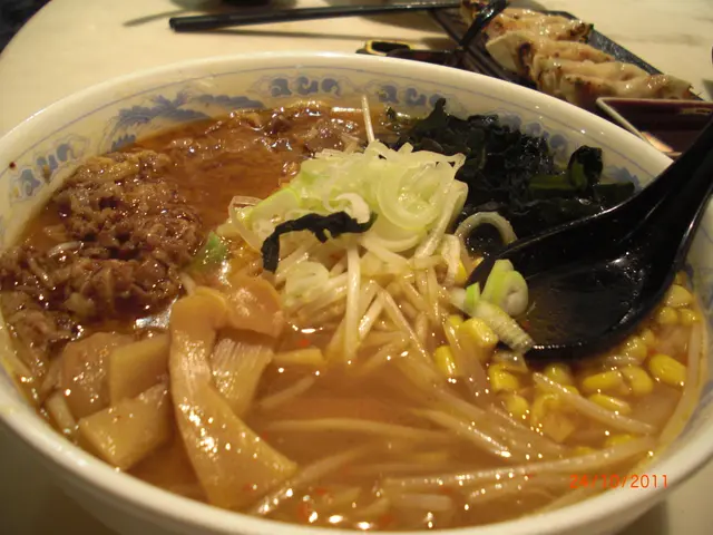 霜降牛肉熔岩拉麵, 湯底濃郁