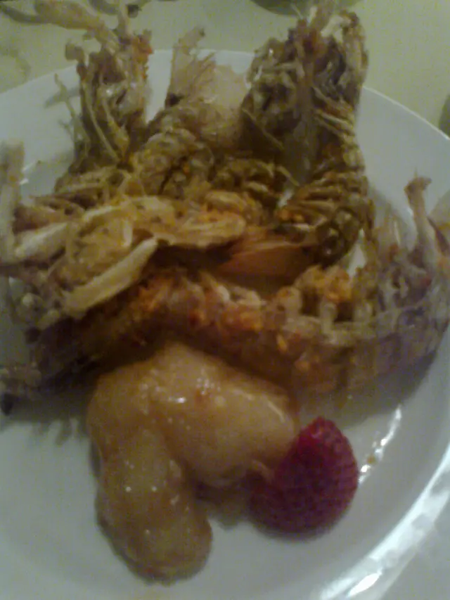 避風塘賴尿蝦、草莓魚柳