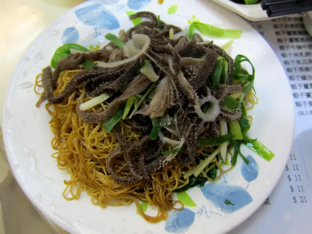 爽口十足的薑蔥黑柏葉撈麵