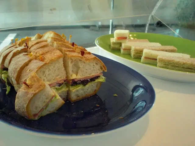 手指三文治及法包三文治