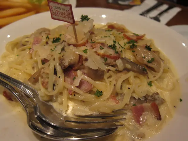 煙肉蛋黃汁扁意粉 (Linguine Carbonara)