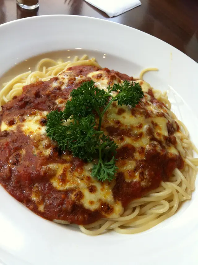 芝士肉醬意粉, 味道很普通, 送上來時香味幾乎也聞不到呢