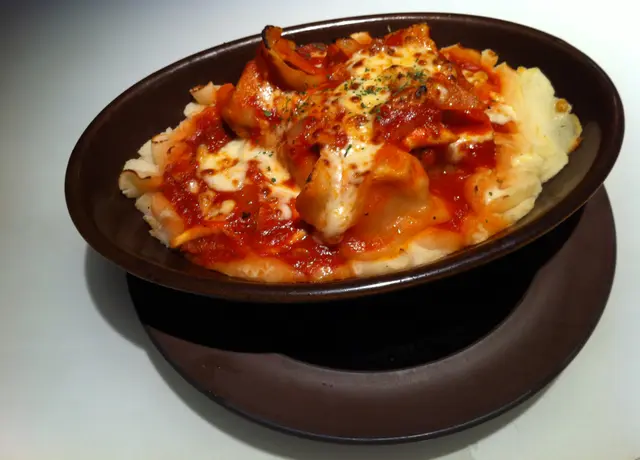 拿玻里茄蓉焗雲吞