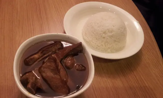 肉骨茶配白飯，$45