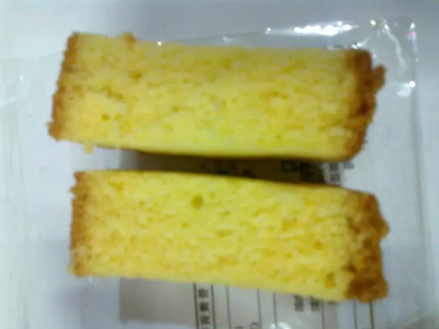 一半的菠蘿片蛋糕