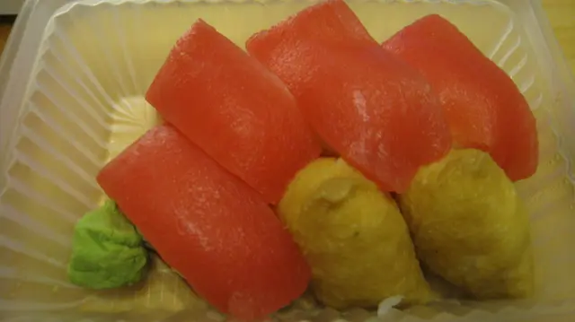 $8件. 吞拿魚壽司. 好新鮮, $5件. 豆腐皮