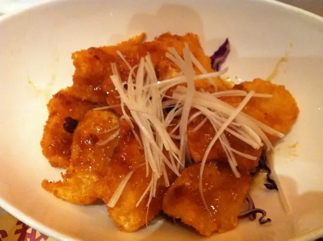 Fish Cutlet with Preserved Plum Sauce 梅子汁拌炸魚
