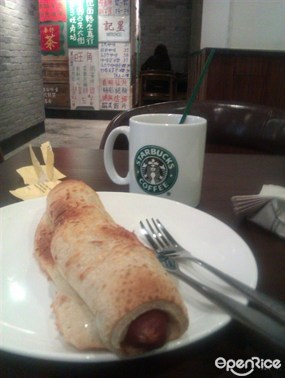 Short coffee &amp; Italian sausage stick - Starbucks Coffee in Mong Kok 