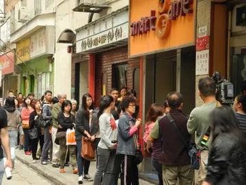 好多人排隊
