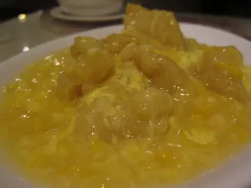 班块外脆内嫩,粟米汁也甜度得宜