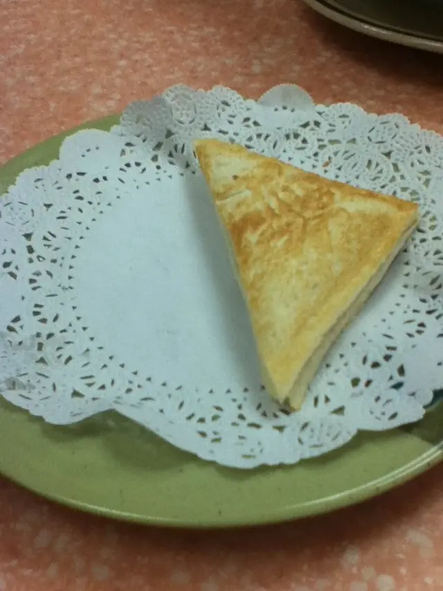 吞拿魚夾餅 MOP 16.00