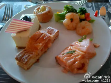 淡淡的cheese cake，蝦好吃！ 