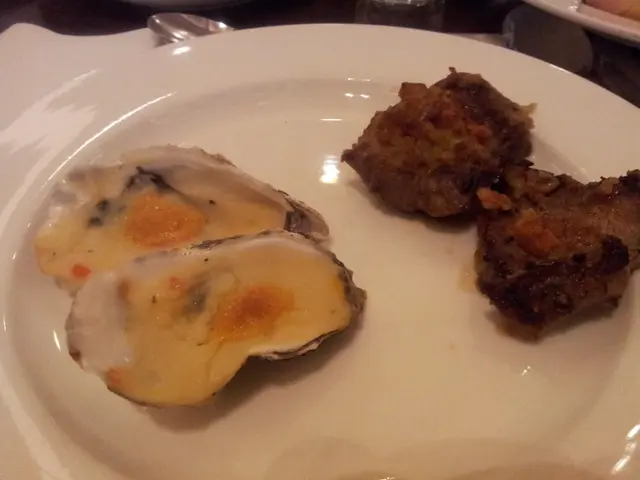 焗蠔...粒蠔細過五蠔子