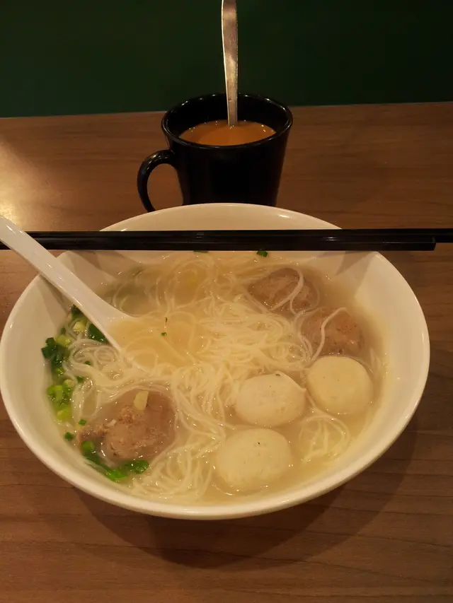 馳名魚蛋加牛筋丸米