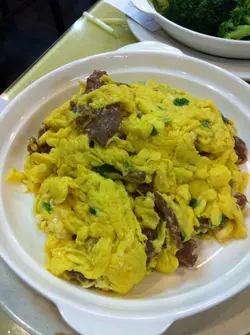 滑蛋炒牛肉但系D蛋唔够滑