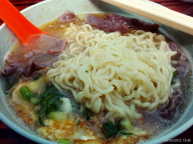 生滾牛肉炒蛋公仔麵~