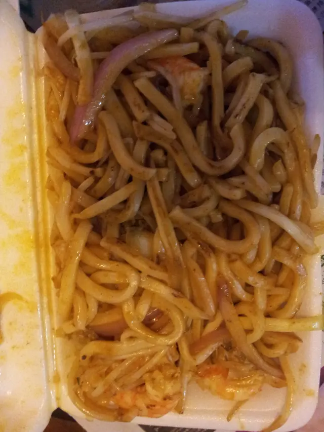 無咖喱味的咖喱海鮮炒烏冬