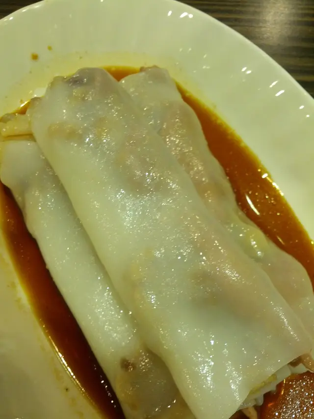 腸粉一碟，水都無杯