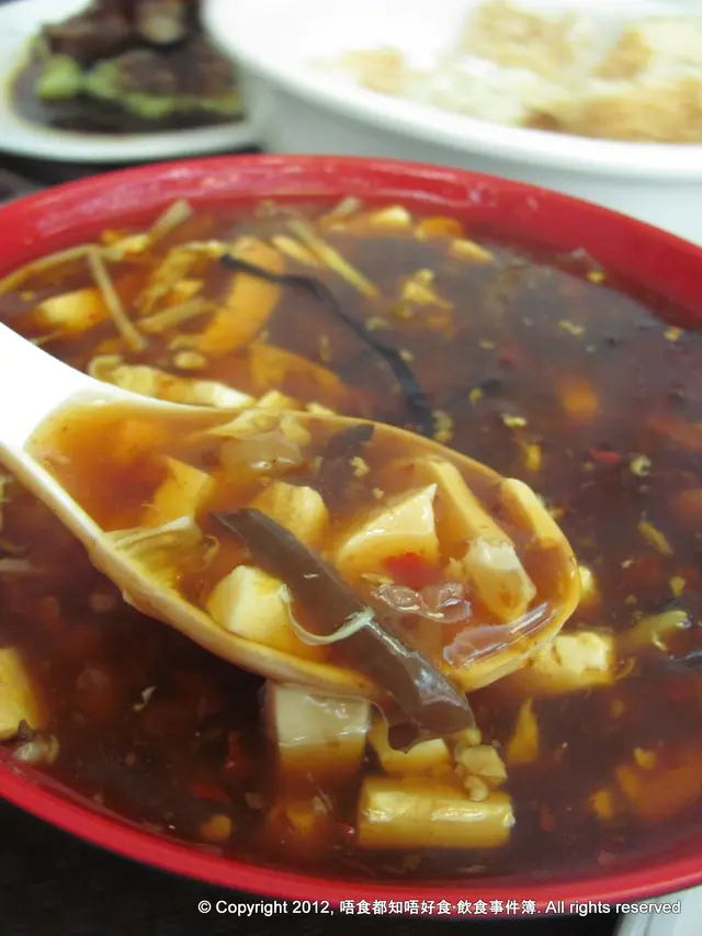 酸辣湯材料足，不過最怪的就是那陣臭豆腐味