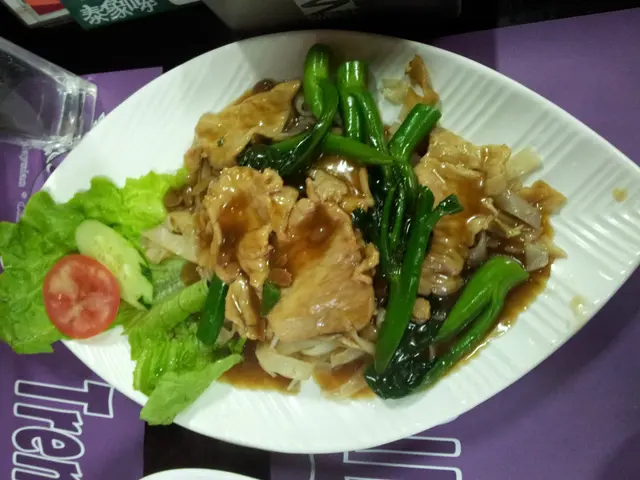 濕炒肉片河