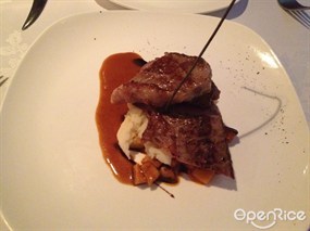 Sirloin Steak - Otto Restaurant &amp; Bar in Causeway Bay 