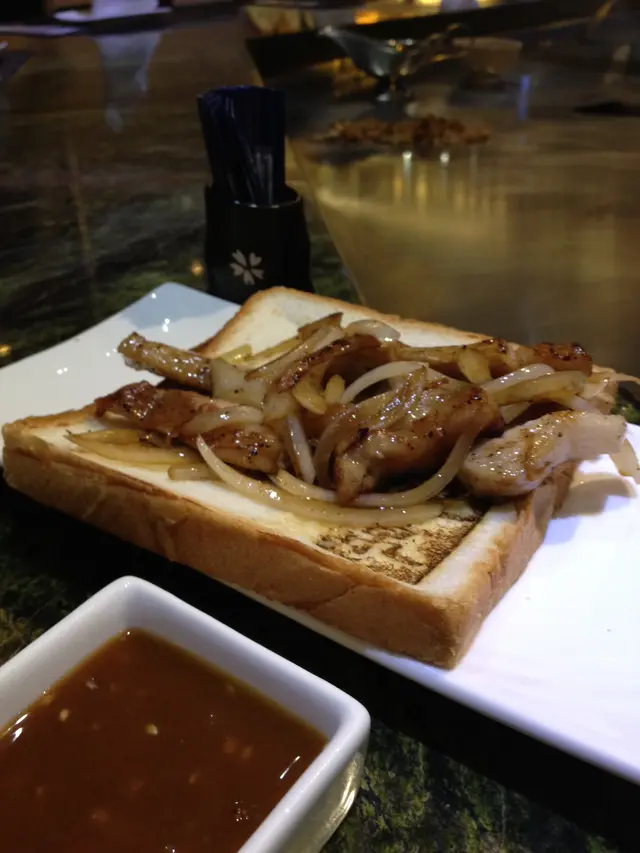 鹿兒島黑豚肉厚燒+秘製麻醬