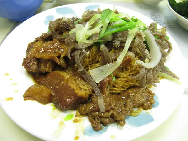 牛腩牛柏葉撈麵