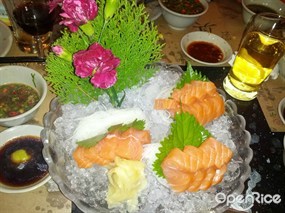 肥美三文魚刺身 - 福田皇崗的東寶海鮮火鍋店