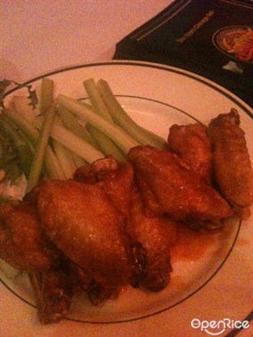 Good chicken wings - Dan Ryan&#39;s Chicago Grill in Admiralty 