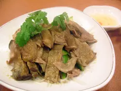 馳名鹵水鵝肉$68---鵝肉都嫩滑, 不過嫌鵝皮不夠肥美, 燜得都好腍又入味