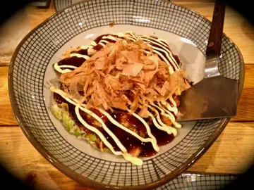 燒餅: 粉有點多但用料新鮮。味道不錯。可以一試。