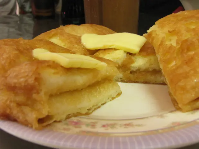 咖央西多士 中間也沒扁了的!