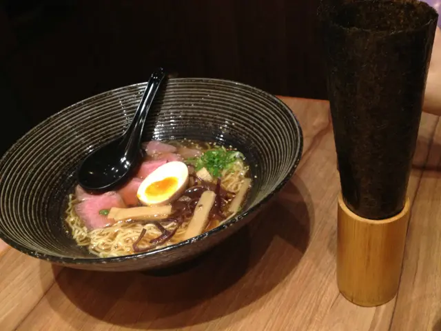 朋友Q的牛肉極上醬油湯拉麵