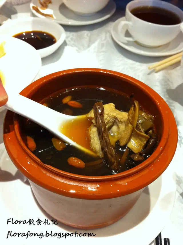 茶樹菇排骨燉湯